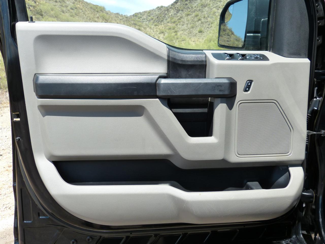Ford F-150 XLT SuperCrew Short Bed 4WD 2017