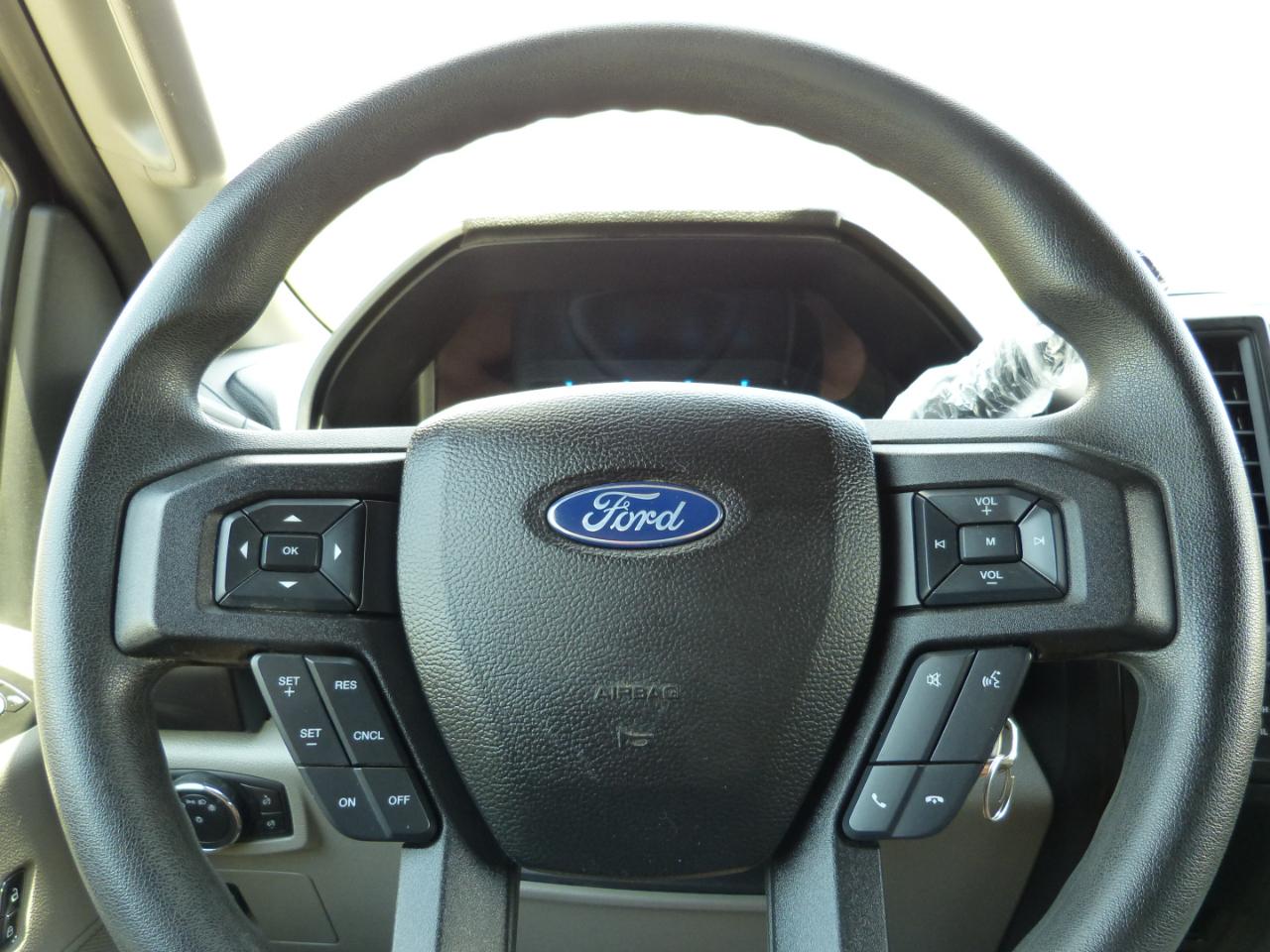 Ford F-150 XLT SuperCrew Short Bed 4WD 2017