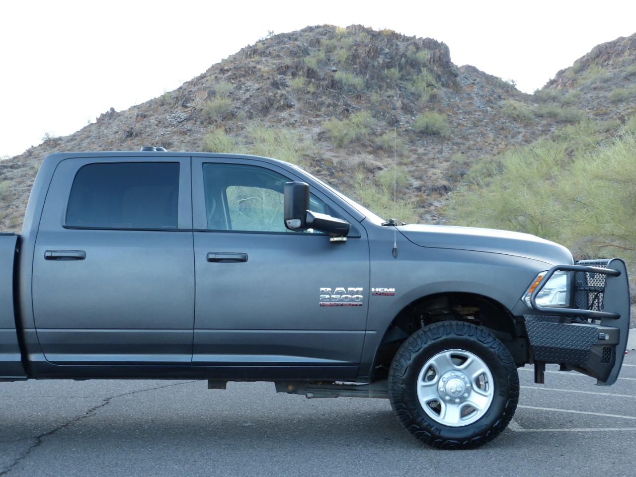 RAM 2500 Tradesman Crew Cab LWB 4WD 2016