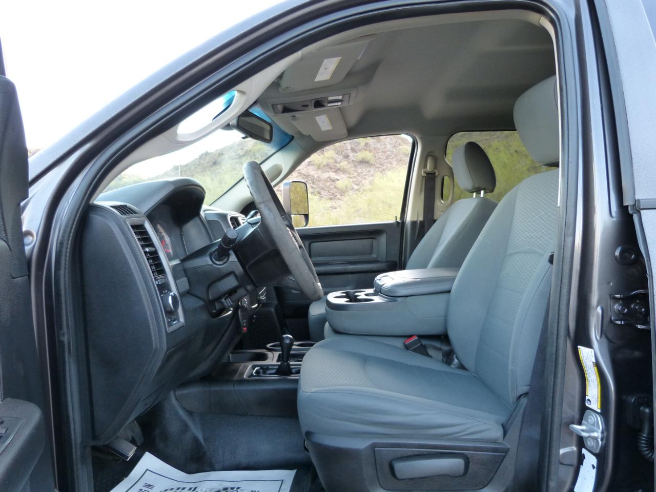 RAM 2500 Tradesman Crew Cab LWB 4WD 2016