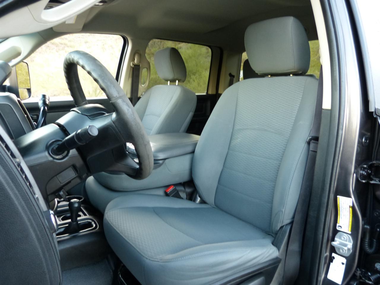 RAM 2500 Tradesman Crew Cab LWB 4WD 2016