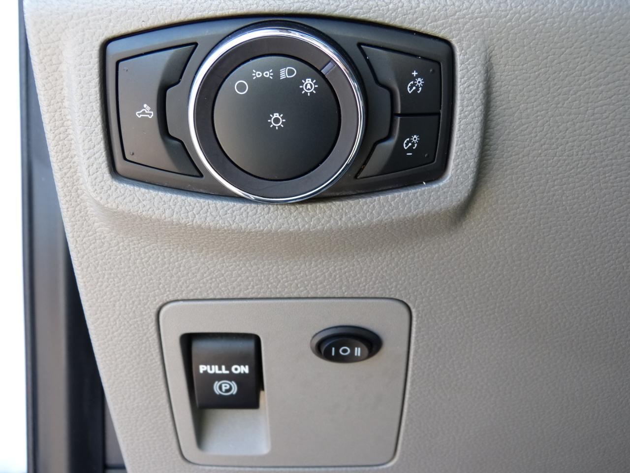 Ford F-150 4WD SuperCrew 150" XL 2020