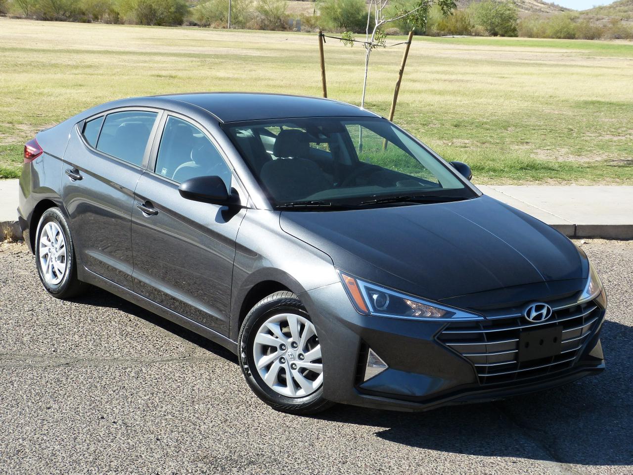 Hyundai Elantra SE 6AT 2020