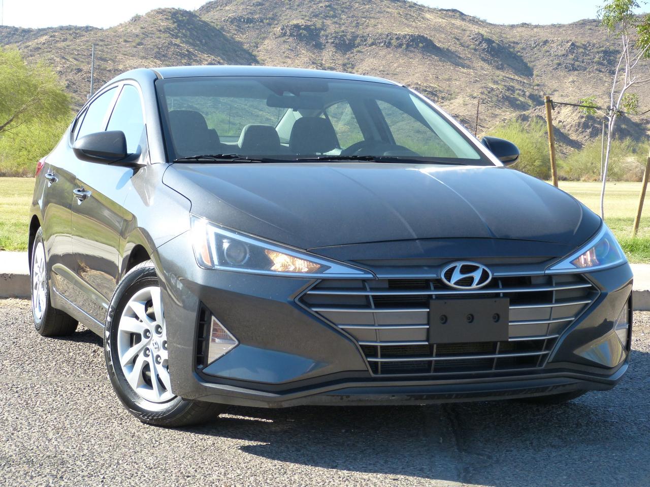 Hyundai Elantra SE 6AT 2020