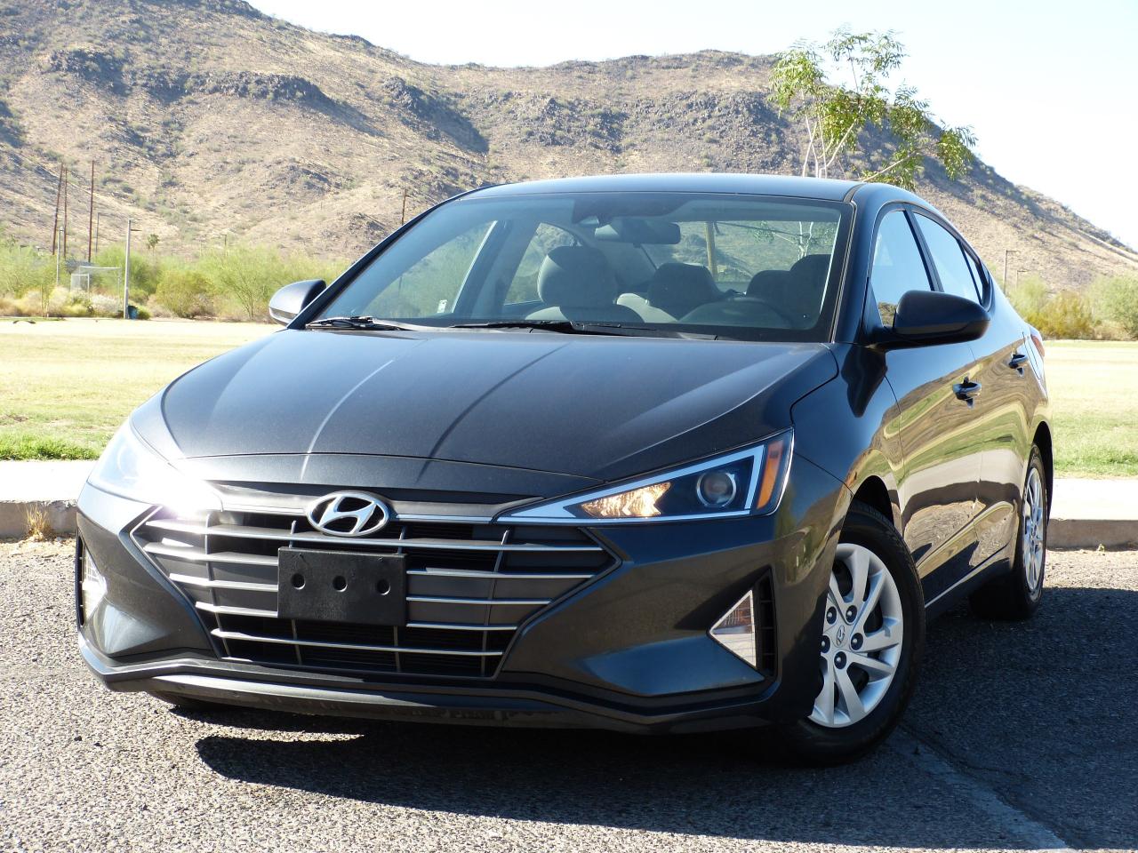 Hyundai Elantra SE 6AT 2020