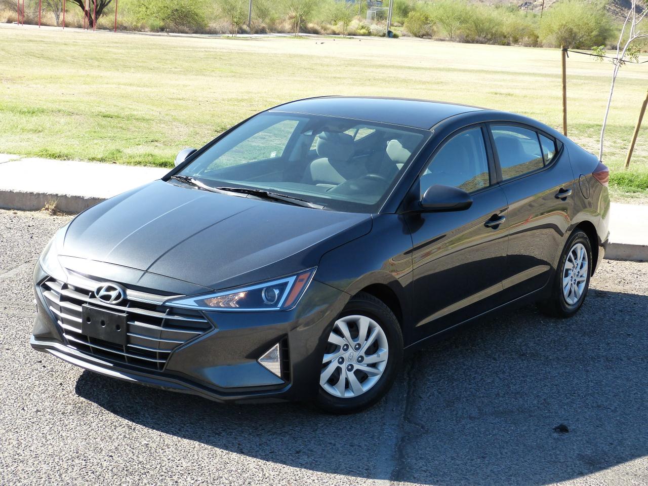 Hyundai Elantra SE 6AT 2020