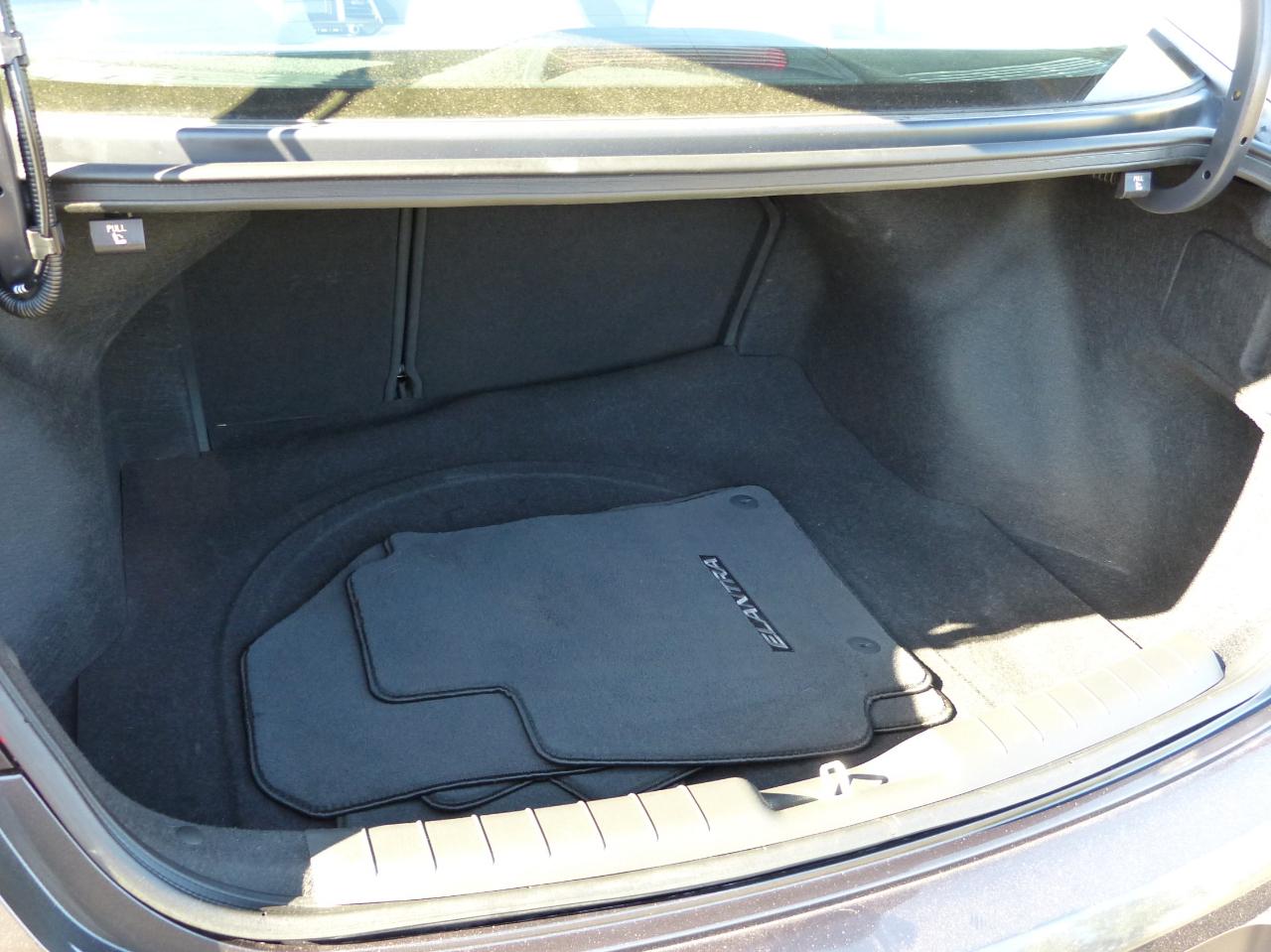 Hyundai Elantra SE 6AT 2020