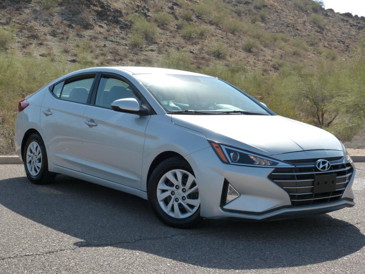 Hyundai Elantra SE 6AT 2019