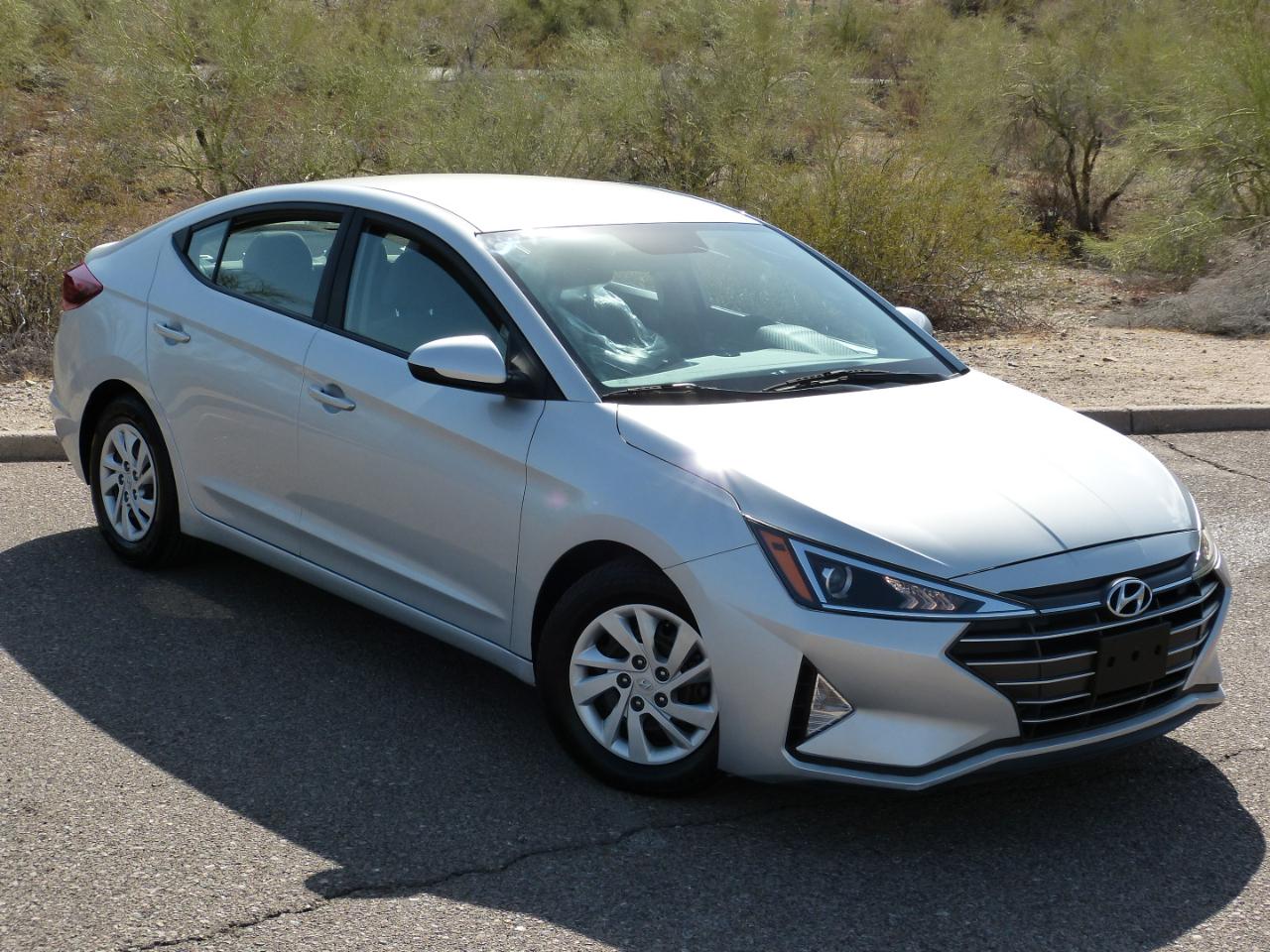 Hyundai Elantra SE 6AT 2019