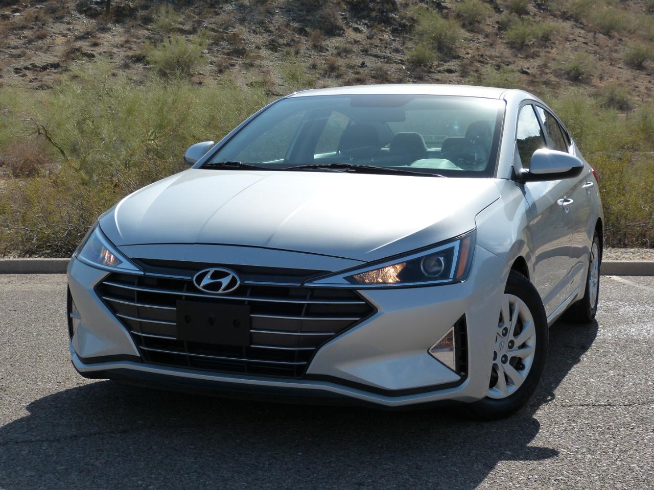 Hyundai Elantra SE 6AT 2019
