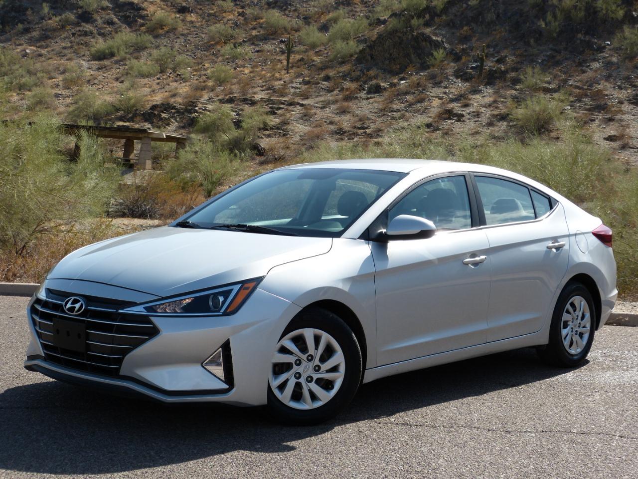 Hyundai Elantra SE 6AT 2019