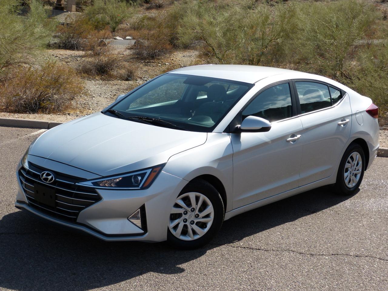 Hyundai Elantra SE 6AT 2019