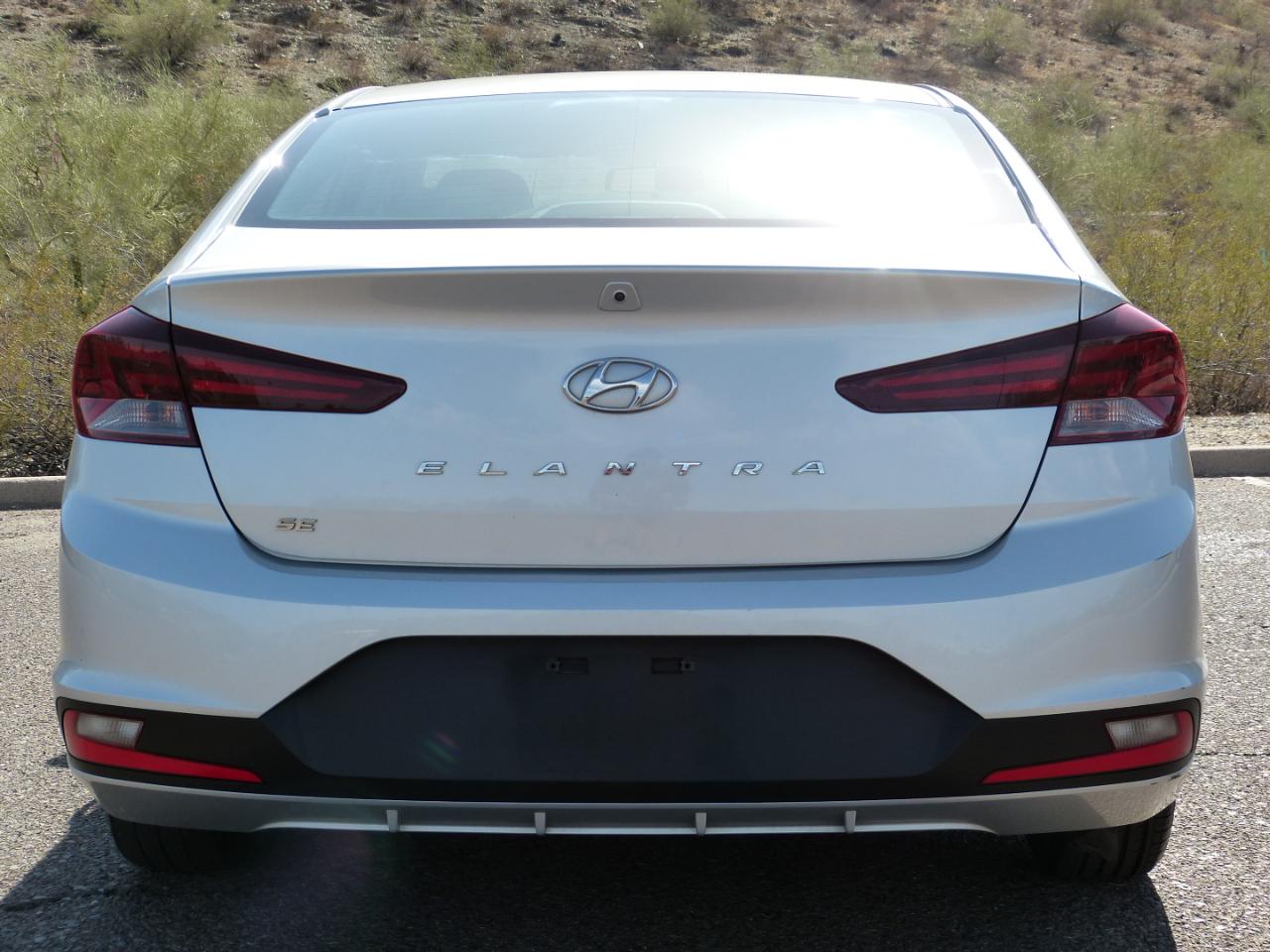 Hyundai Elantra SE 6AT 2019