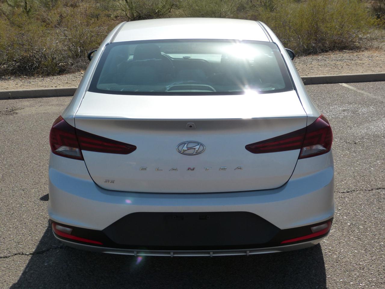 Hyundai Elantra SE 6AT 2019