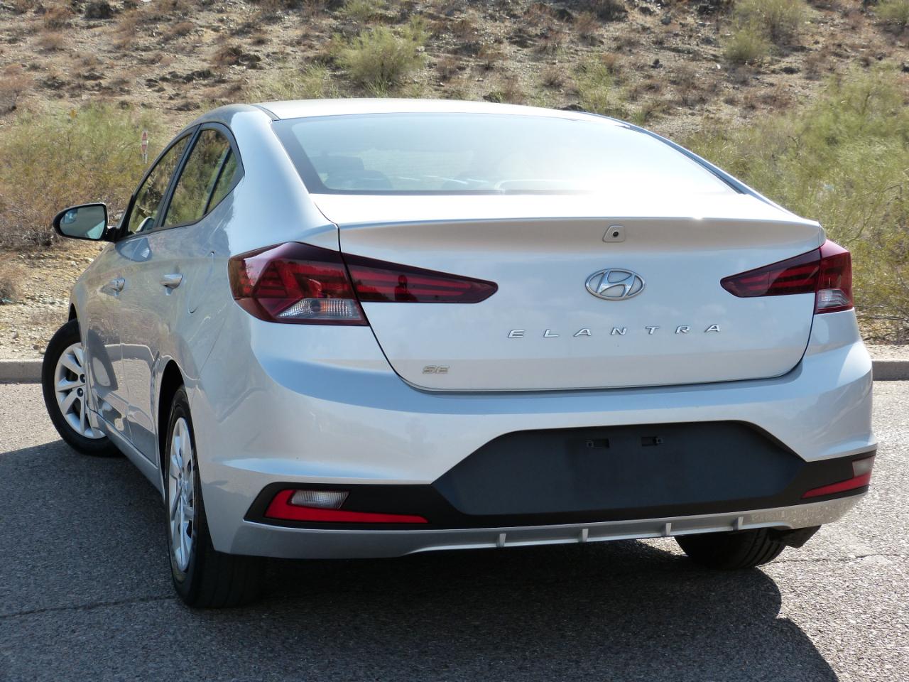 Hyundai Elantra SE 6AT 2019
