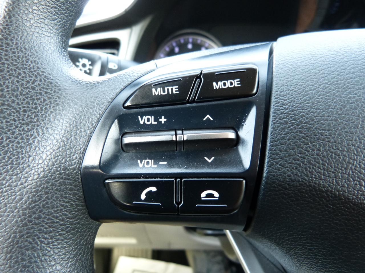 Hyundai Elantra SE 6AT 2019