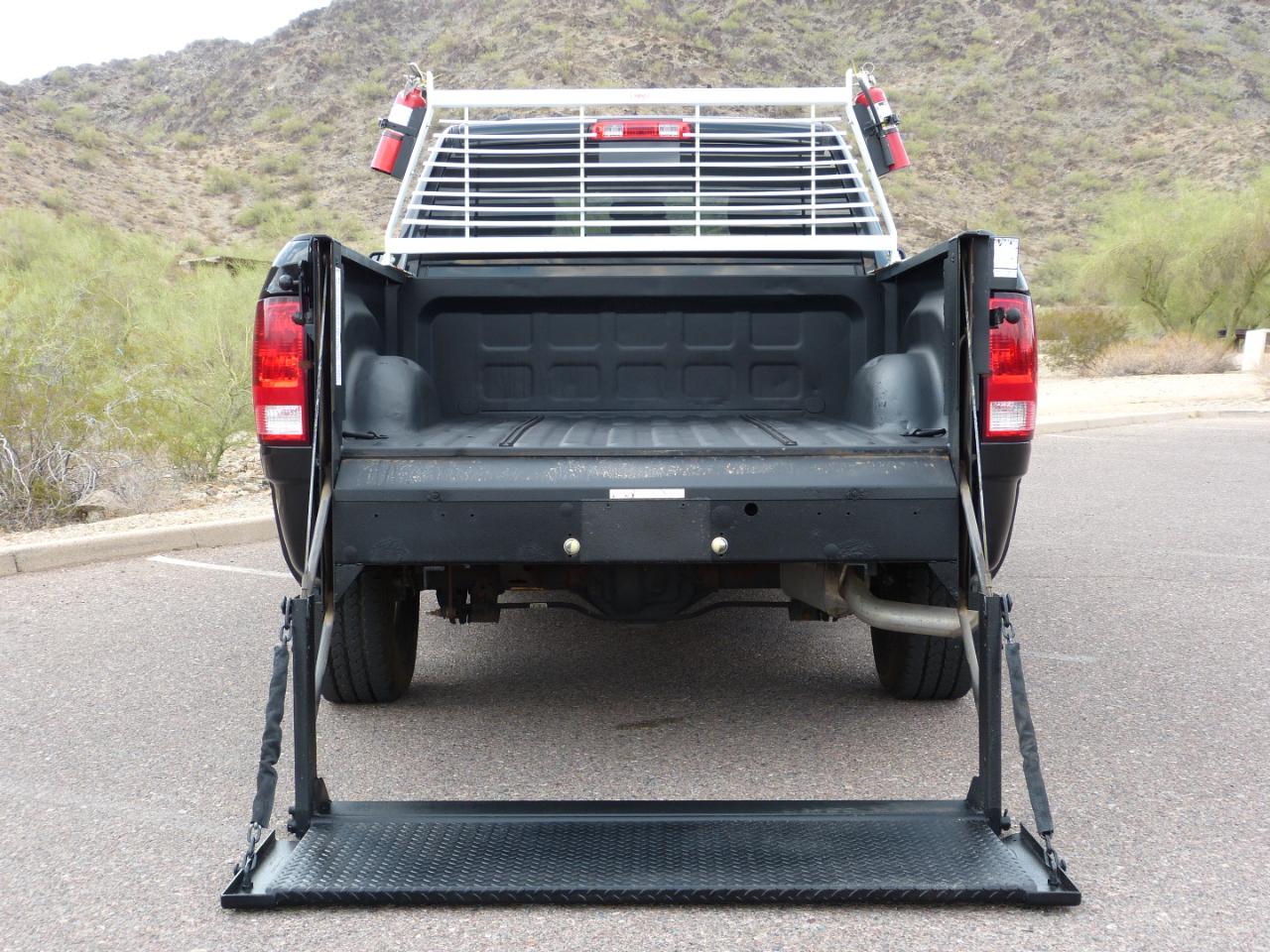 RAM 1500 Tradesman Quad Cab 4WD 2016