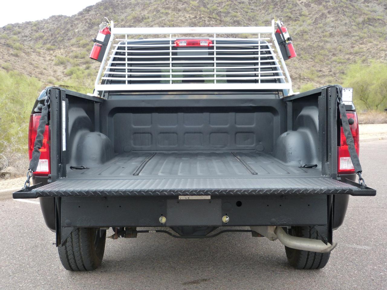 RAM 1500 Tradesman Quad Cab 4WD 2016