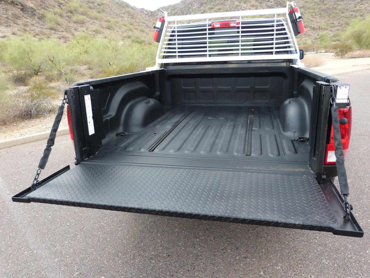 RAM 1500 Tradesman Quad Cab 4WD 2016