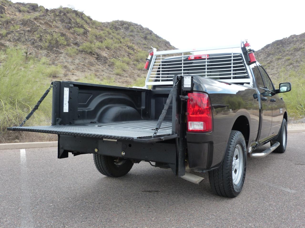 RAM 1500 Tradesman Quad Cab 4WD 2016