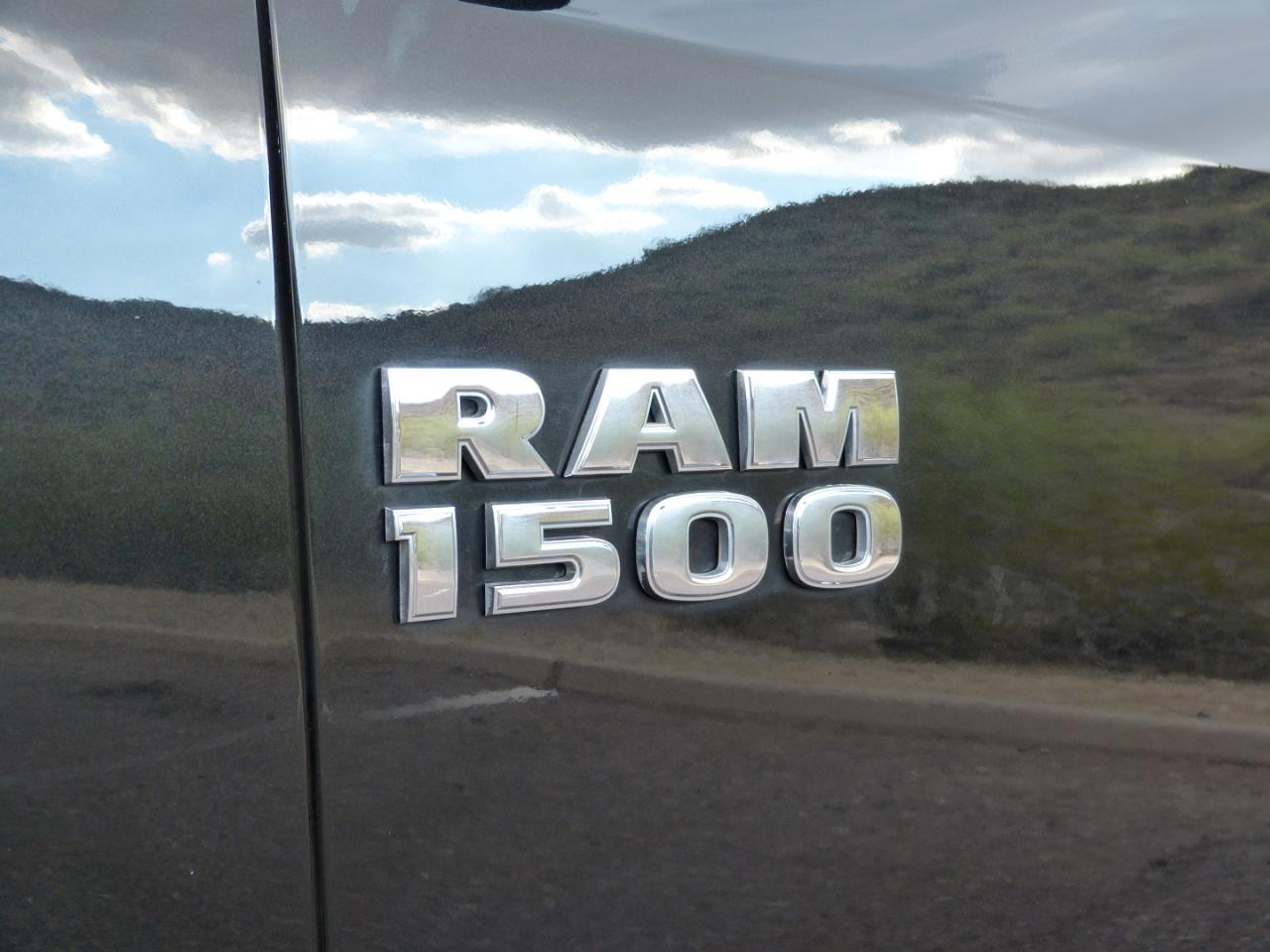 RAM 1500 Tradesman Quad Cab 4WD 2016
