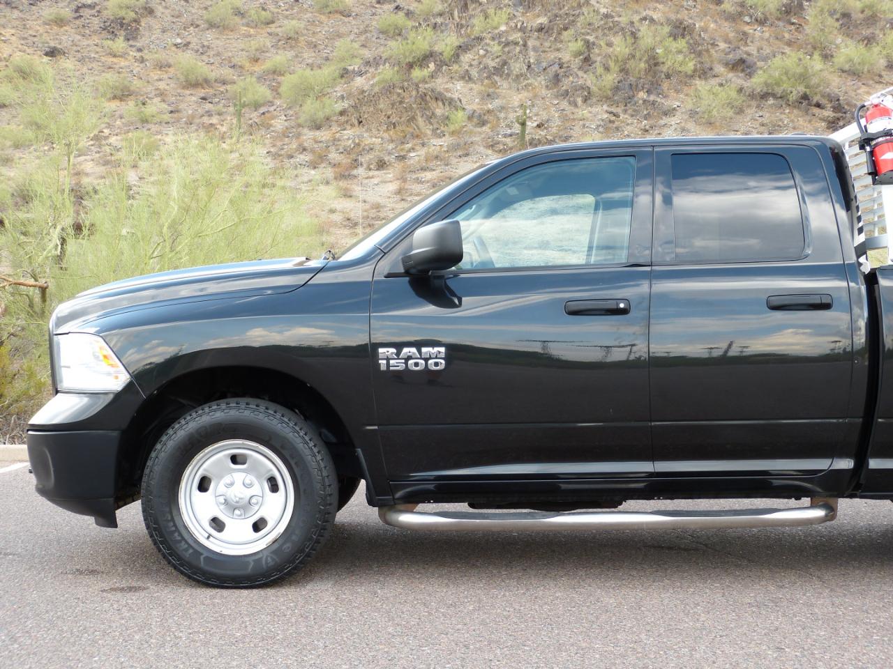 RAM 1500 Tradesman Quad Cab 4WD 2016