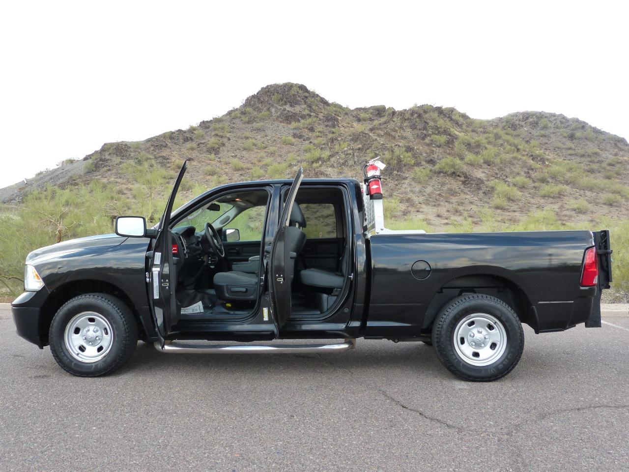 RAM 1500 Tradesman Quad Cab 4WD 2016