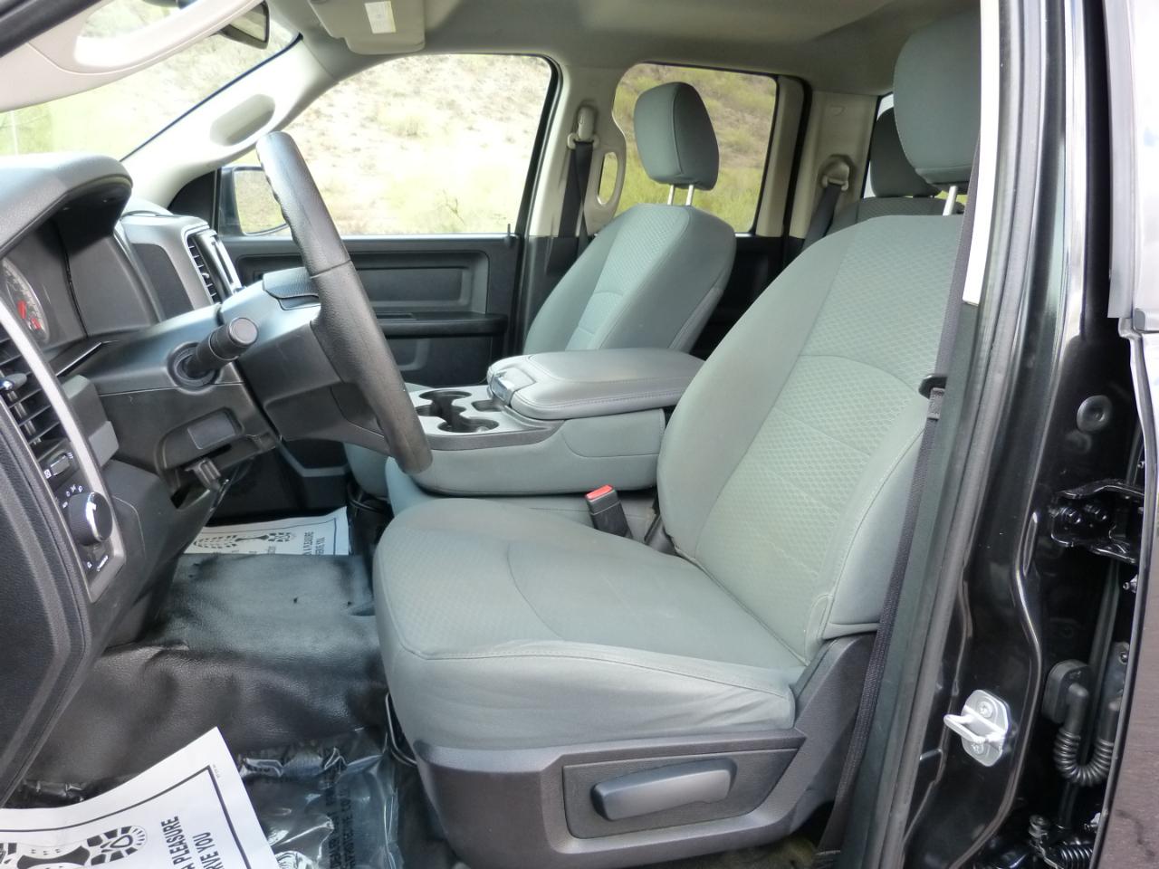RAM 1500 Tradesman Quad Cab 4WD 2016