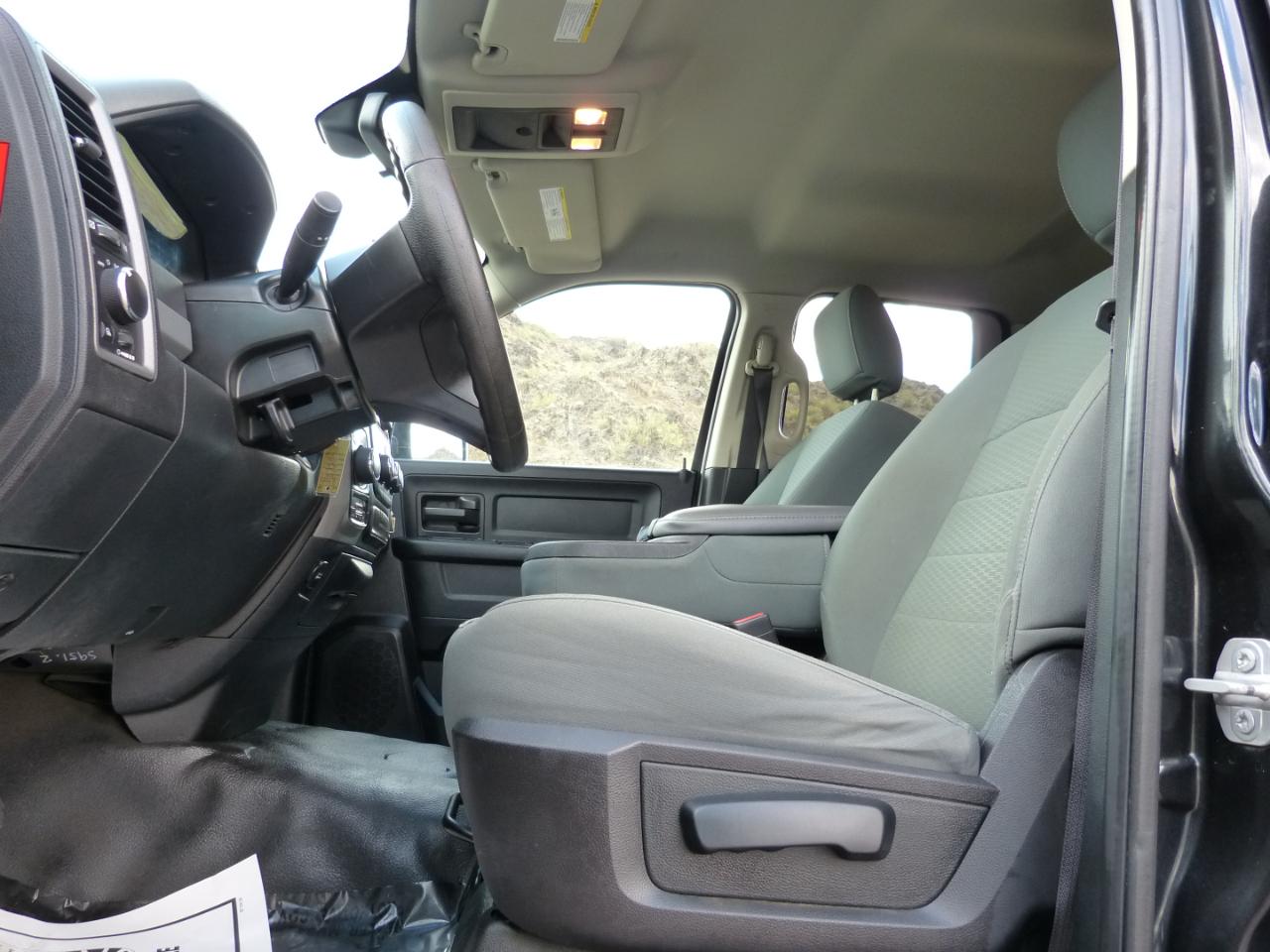 RAM 1500 Tradesman Quad Cab 4WD 2016