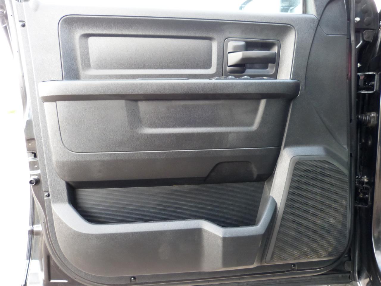 RAM 1500 Tradesman Quad Cab 4WD 2016