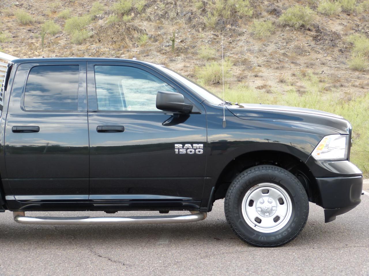 RAM 1500 Tradesman Quad Cab 4WD 2016