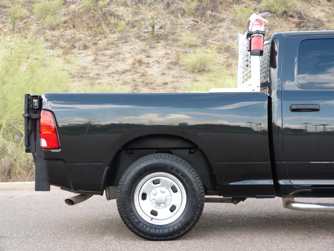 RAM 1500 Tradesman Quad Cab 4WD 2016