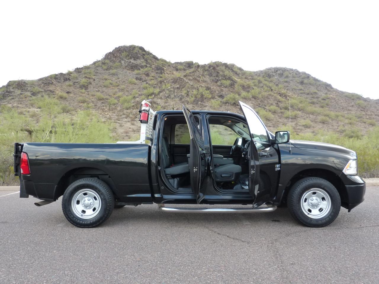 RAM 1500 Tradesman Quad Cab 4WD 2016