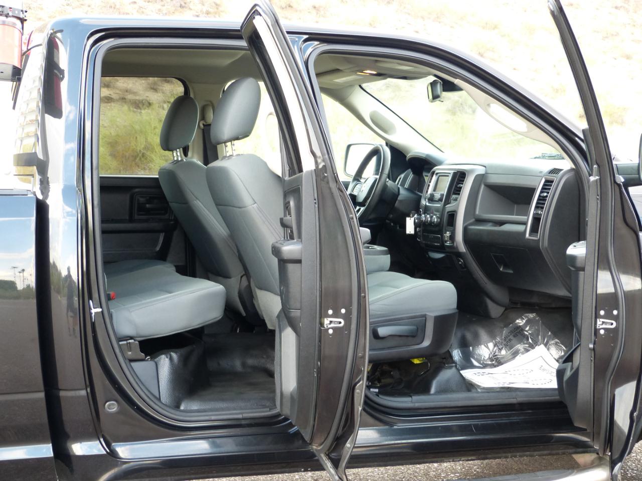 RAM 1500 Tradesman Quad Cab 4WD 2016