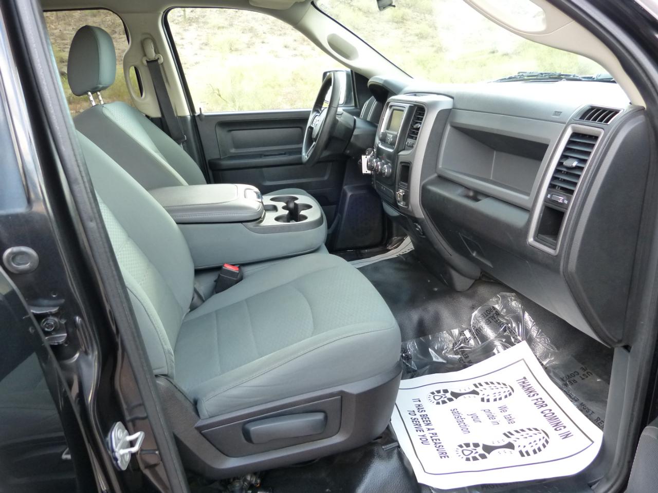 RAM 1500 Tradesman Quad Cab 4WD 2016