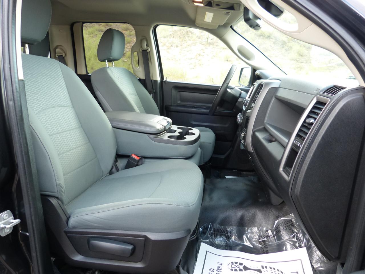 RAM 1500 Tradesman Quad Cab 4WD 2016