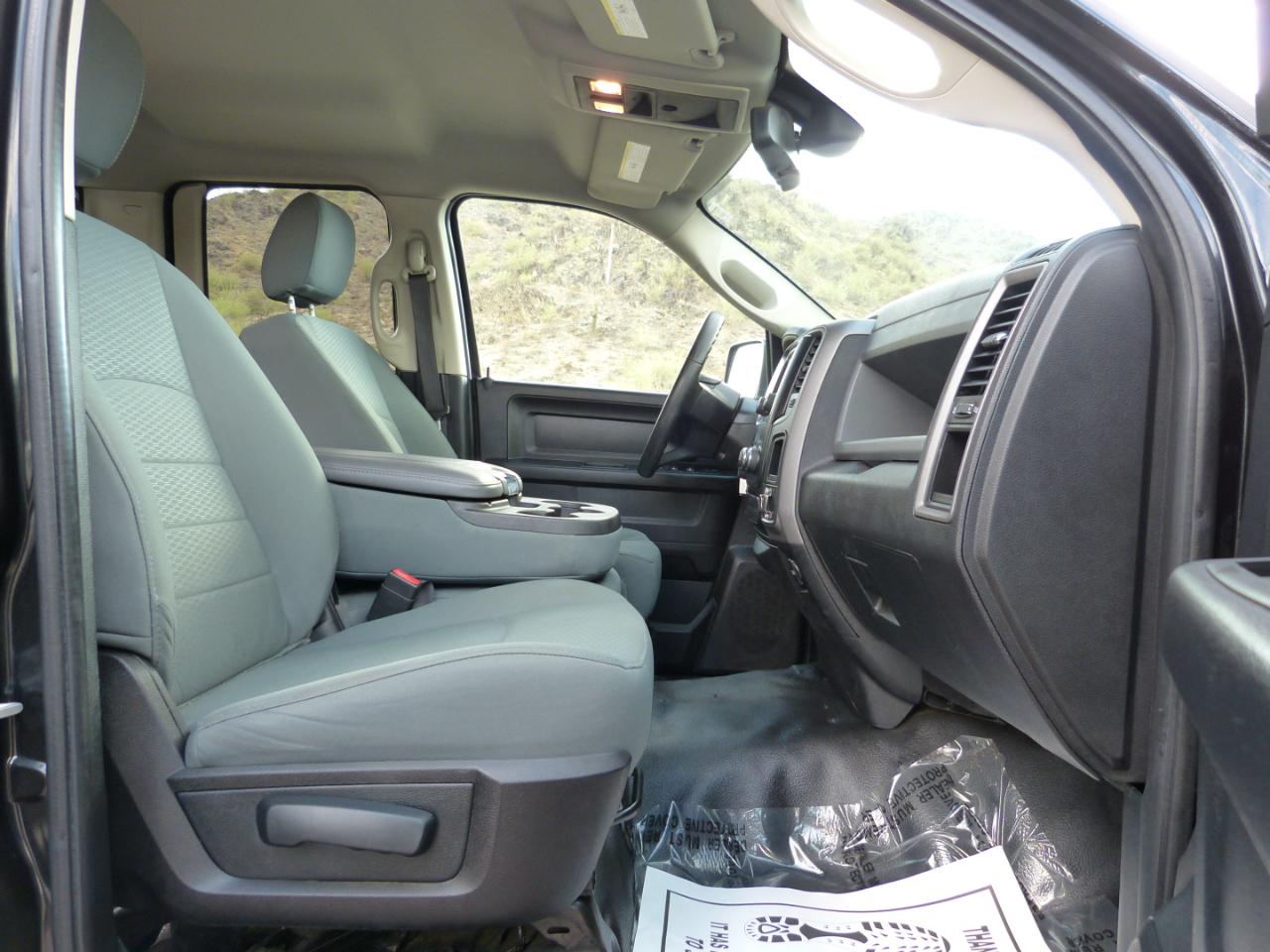 RAM 1500 Tradesman Quad Cab 4WD 2016