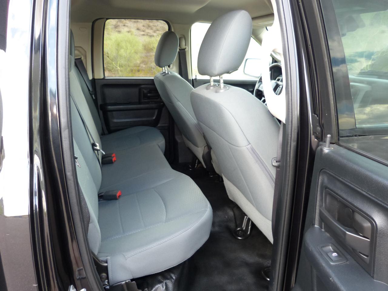 RAM 1500 Tradesman Quad Cab 4WD 2016