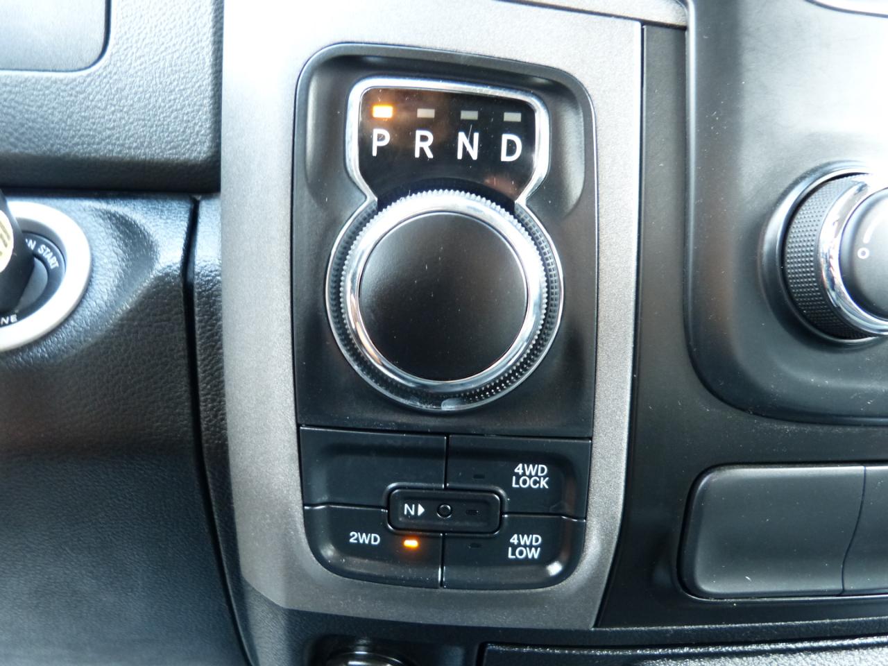 RAM 1500 Tradesman Quad Cab 4WD 2016