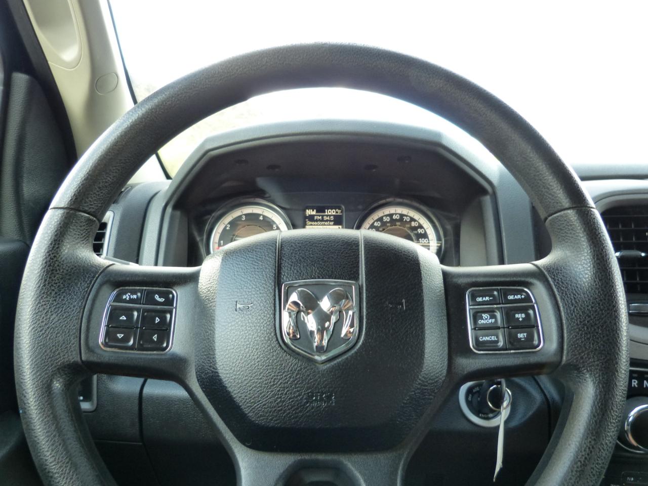 RAM 1500 Tradesman Quad Cab 4WD 2016