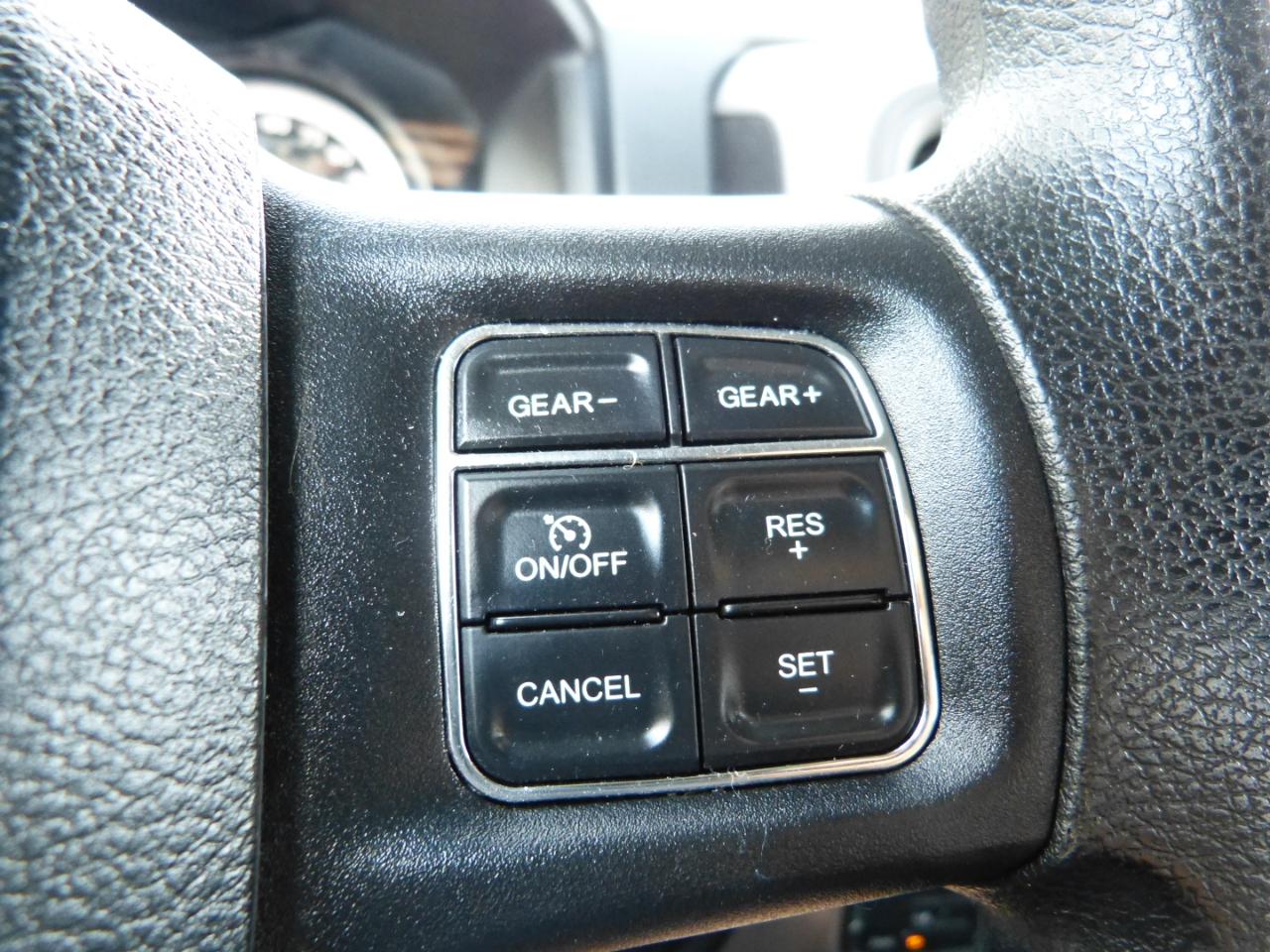 RAM 1500 Tradesman Quad Cab 4WD 2016