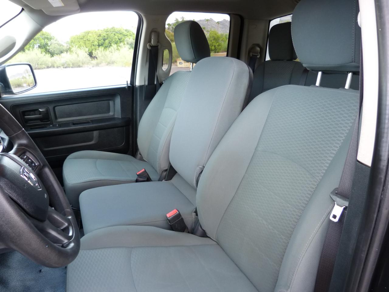 RAM 1500 Tradesman Quad Cab 4WD 2016