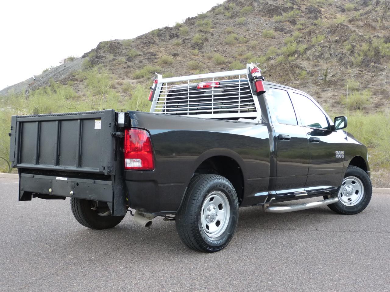 RAM 1500 Tradesman Quad Cab 4WD 2016