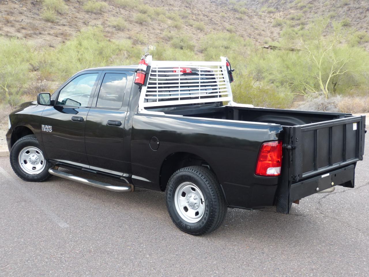RAM 1500 Tradesman Quad Cab 4WD 2016