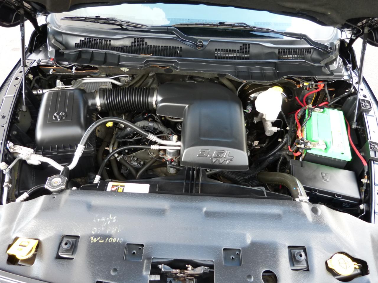RAM 1500 Tradesman Quad Cab 4WD 2016