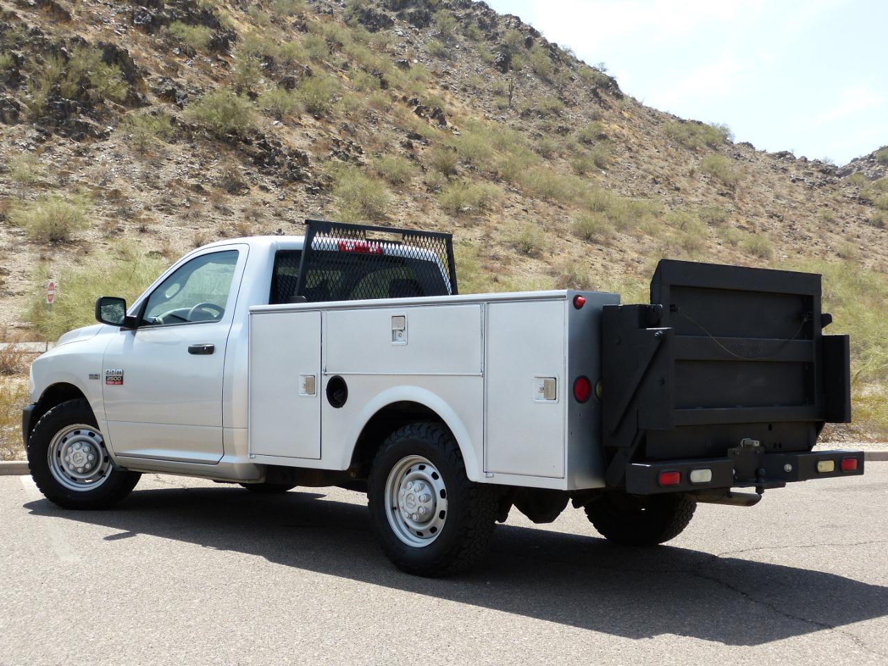 RAM 2500 ST 2WD 2012
