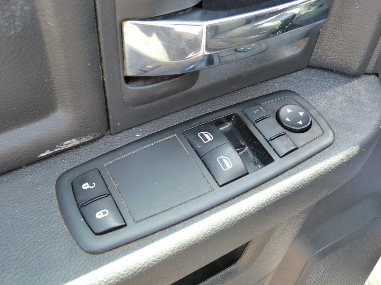RAM 2500 ST 2WD 2012
