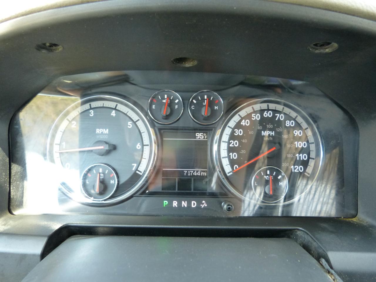 RAM 2500 ST 2WD 2012