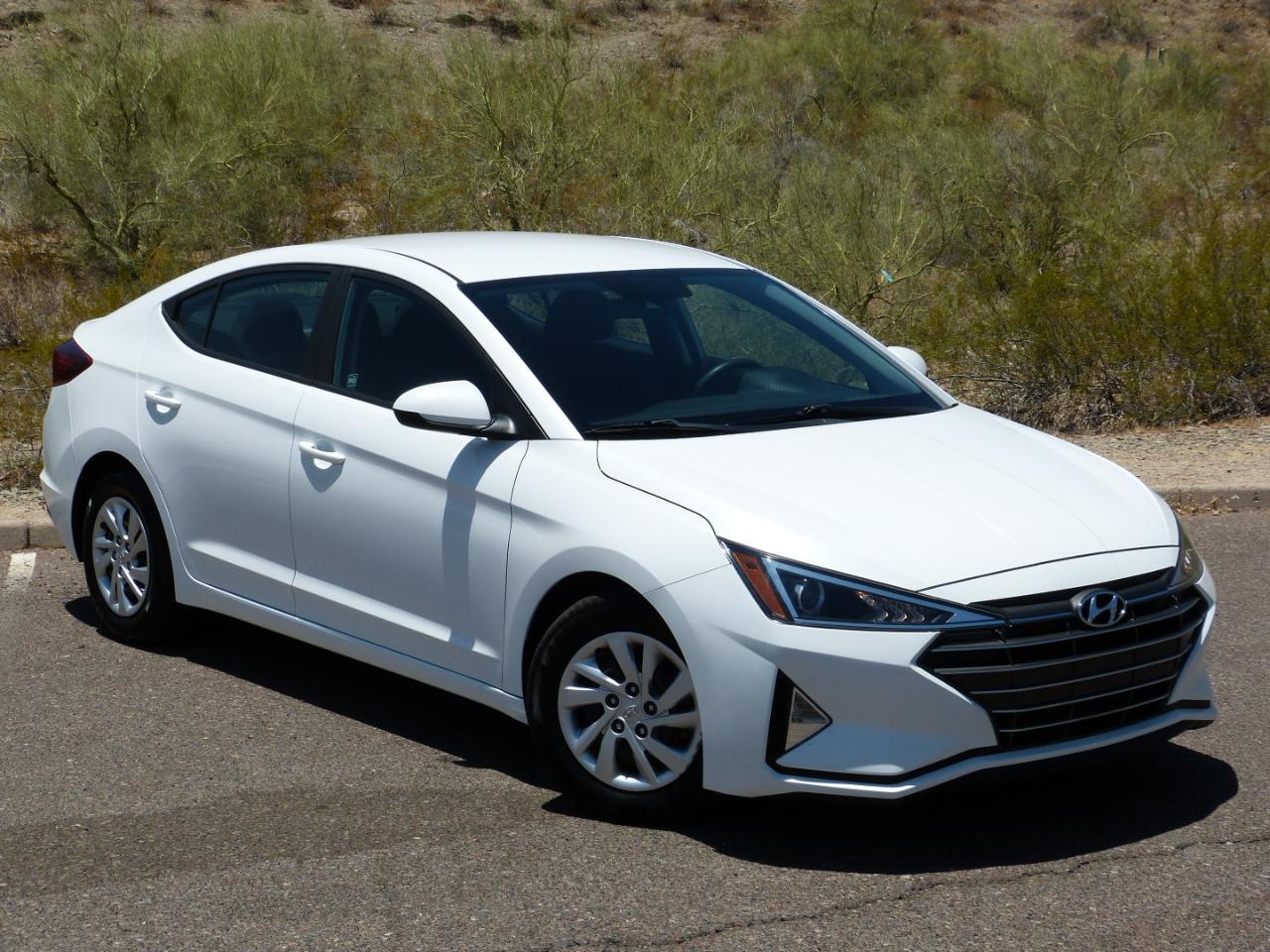 Hyundai Elantra SE 6AT 2019