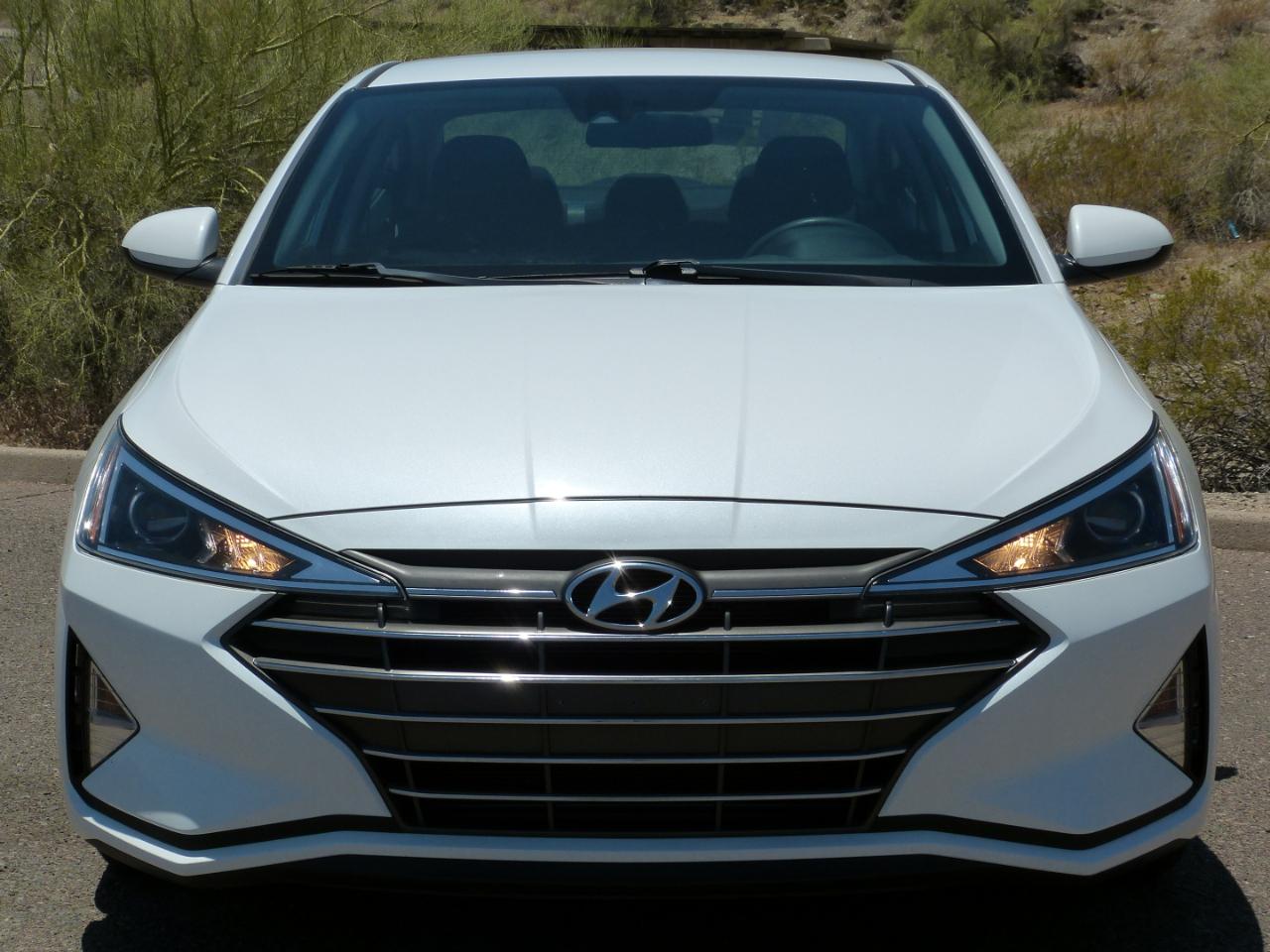 Hyundai Elantra SE 6AT 2019